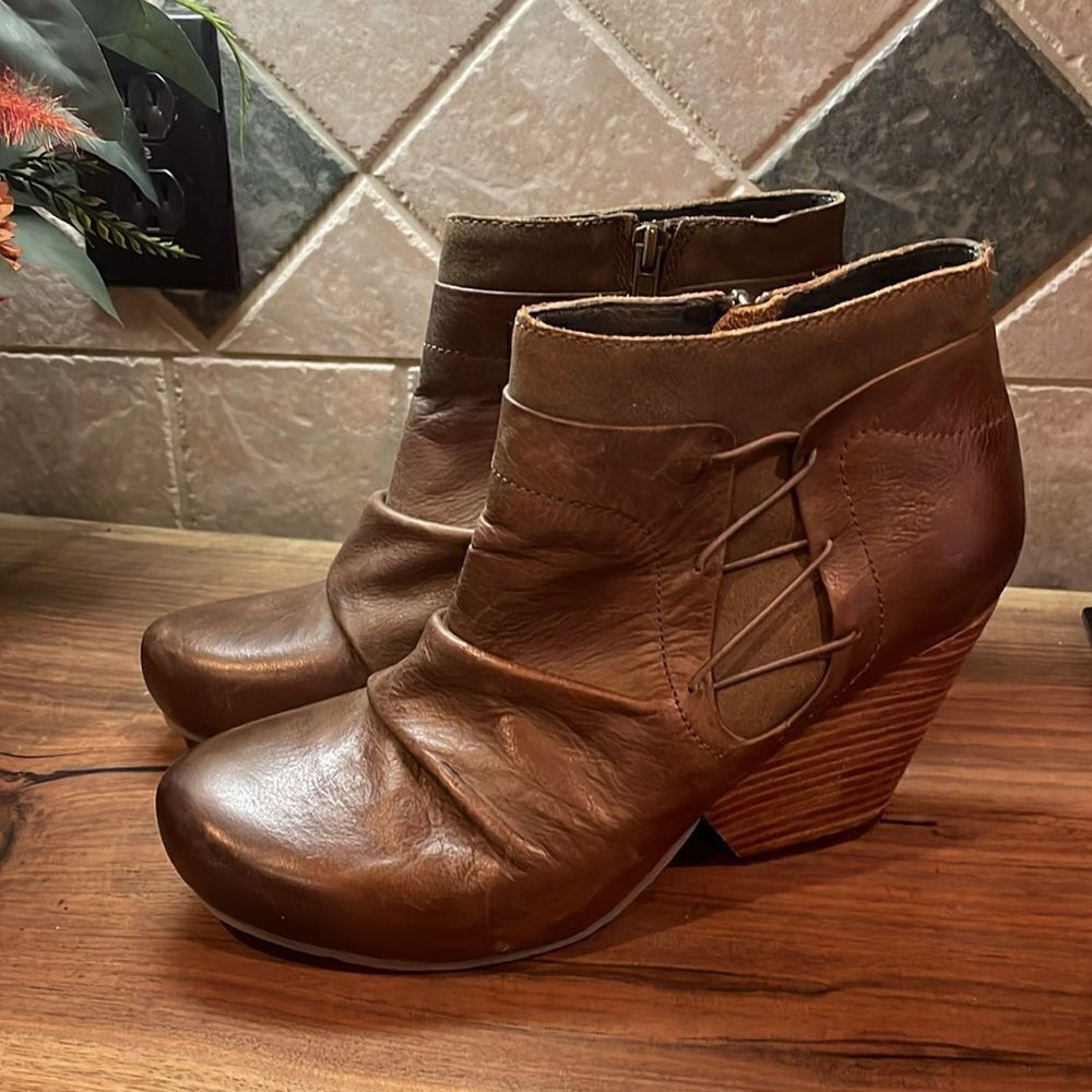 OTBT Rhinelander Leather Zip Up Booties - 7.5 - Picture 2 of 10